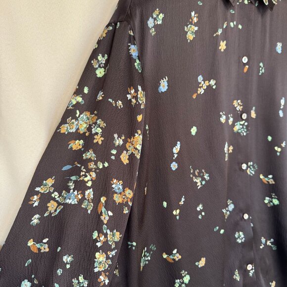 Vince Black Blue Scattered Floral Print 100% Silk Mother of Pearl Button Blouse - Picture 4 of 16